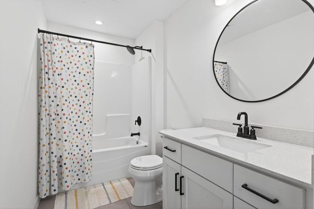 18200 59th Avenue N, Plymouth, MN 55446