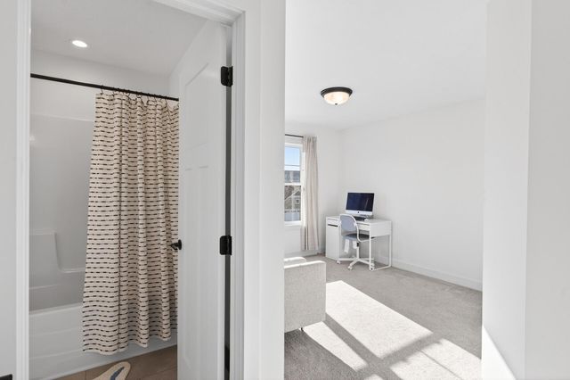 18200 59th Avenue N, Plymouth, MN 55446