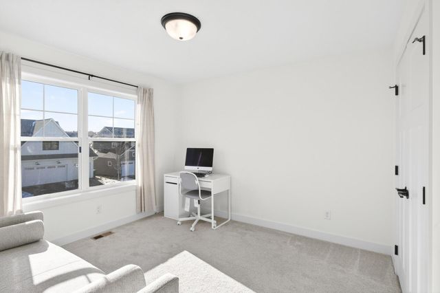 18200 59th Avenue N, Plymouth, MN 55446