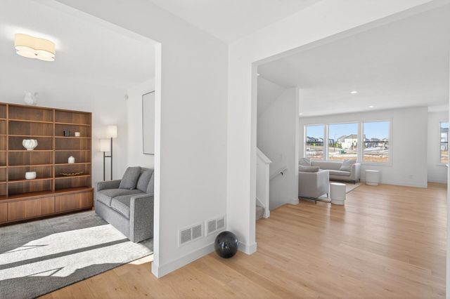 18200 59th Avenue N, Plymouth, MN 55446