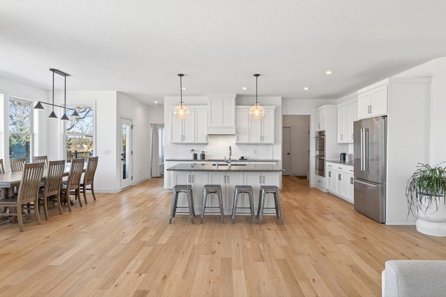 18200 59th Avenue N, Plymouth, MN 55446