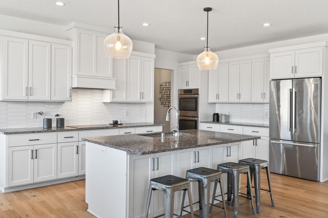 18200 59th Avenue N, Plymouth, MN 55446