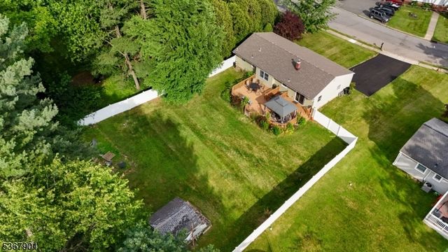 13 Marudy Dr, Clinton Town, NJ 08809
