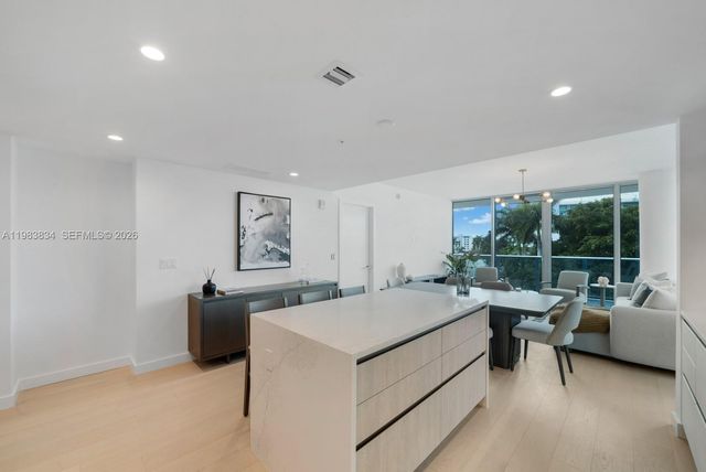 9221 E Bay Harbor Drive 412, Bay Harbor Islands, FL 33154