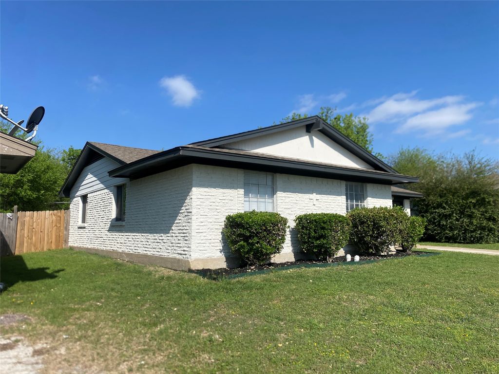 6327 Hidden Trail Drive, Dallas, TX 75241