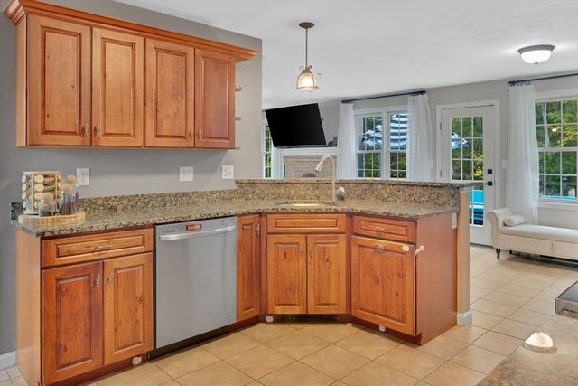 25 Casey Road, Charlton, MA 01507