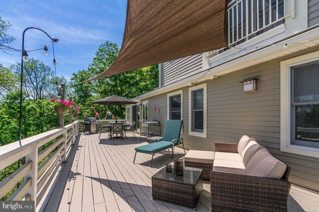 272 HEADQUARTERS RD, Erwinna, PA 18920