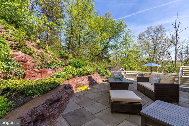 272 HEADQUARTERS RD, Erwinna, PA 18920