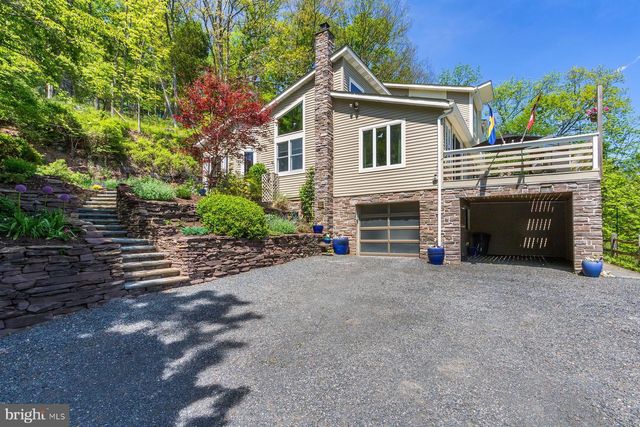 272 HEADQUARTERS RD, Erwinna, PA 18920