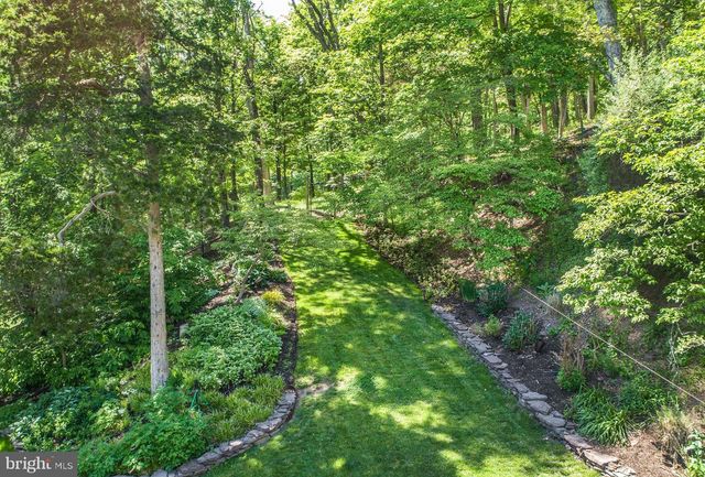 272 HEADQUARTERS RD, Erwinna, PA 18920