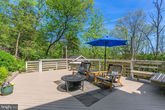 272 HEADQUARTERS RD, Erwinna, PA 18920