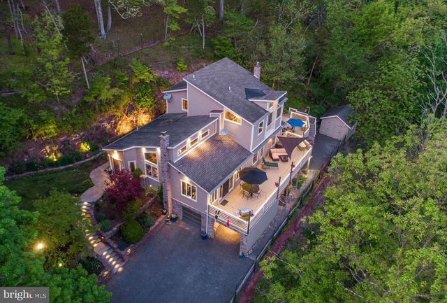 272 HEADQUARTERS RD, Erwinna, PA 18920