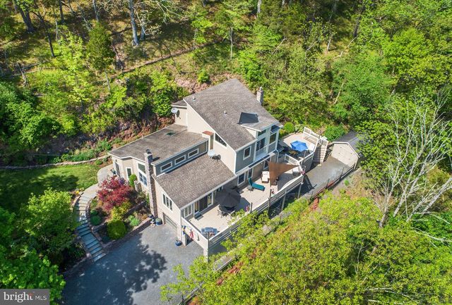 272 HEADQUARTERS RD, Erwinna, PA 18920