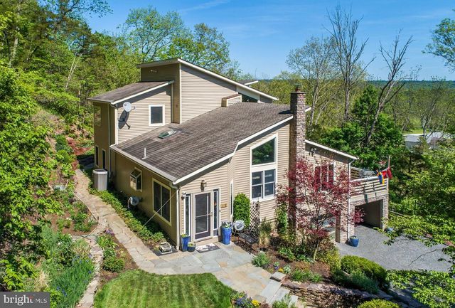 272 HEADQUARTERS RD, Erwinna, PA 18920