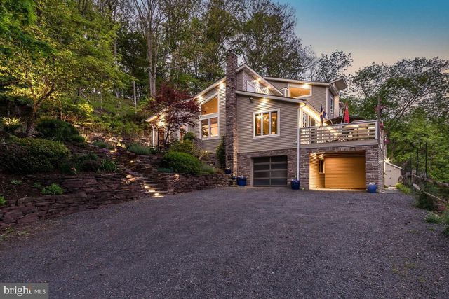 272 HEADQUARTERS RD, Erwinna, PA 18920