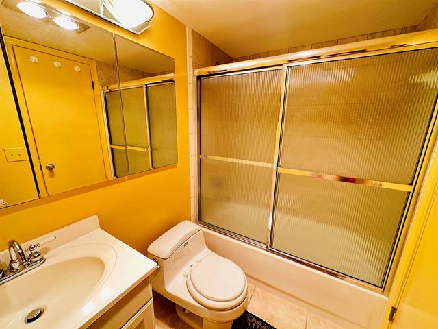4038 Berkshire B 4038, Deerfield Beach, FL 33442
