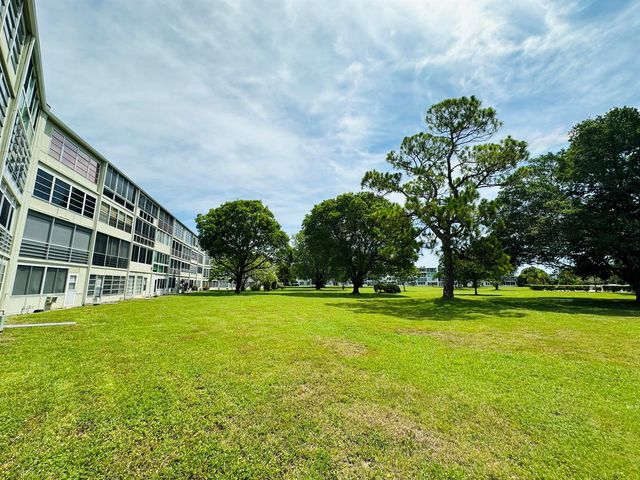 4038 Berkshire B 4038, Deerfield Beach, FL 33442