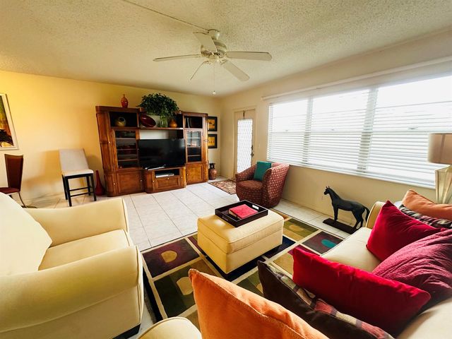 4038 Berkshire B 4038, Deerfield Beach, FL 33442