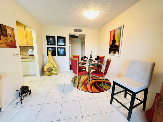 4038 Berkshire B 4038, Deerfield Beach, FL 33442