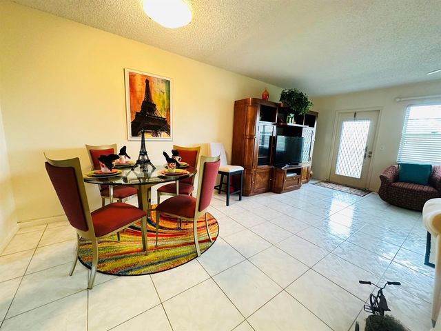 4038 Berkshire B 4038, Deerfield Beach, FL 33442