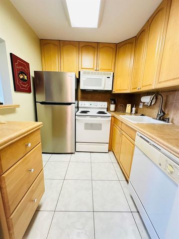 4038 Berkshire B 4038, Deerfield Beach, FL 33442