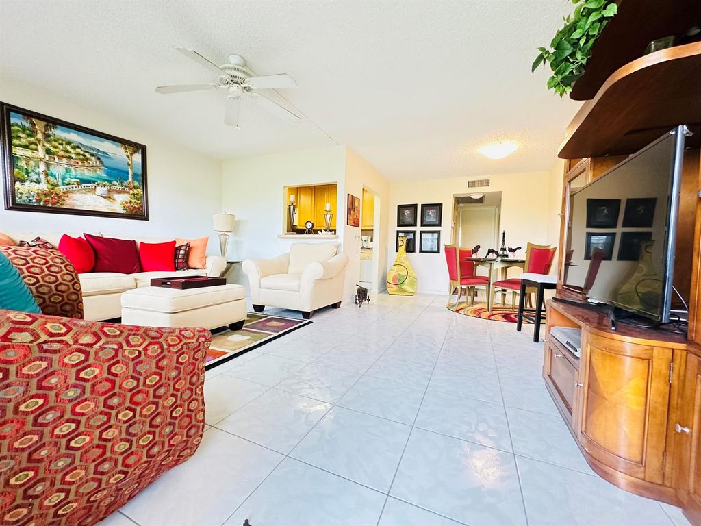 4038 Berkshire B 4038, Deerfield Beach, FL 33442