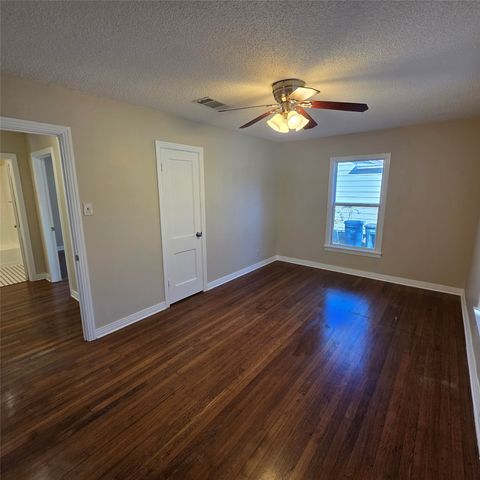 702 Emery Street, Denton, TX 76201