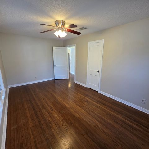 702 Emery Street, Denton, TX 76201