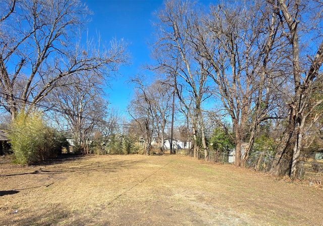 702 Emery Street, Denton, TX 76201