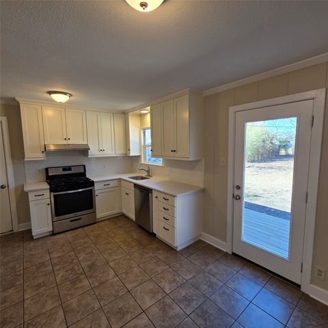 702 Emery Street, Denton, TX 76201