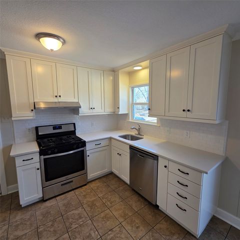 702 Emery Street, Denton, TX 76201