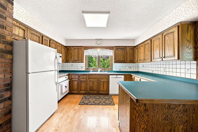 6225 Vicksburg Lane N, Maple Grove, MN 55311