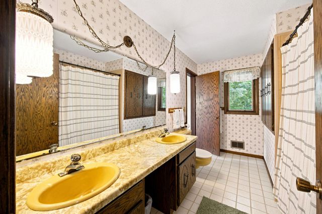 6225 Vicksburg Lane N, Maple Grove, MN 55311