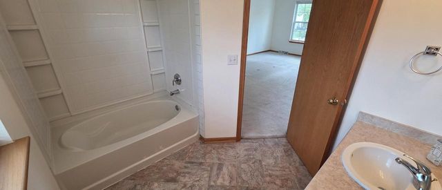 588 E Randy ROAD, Oak Creek, WI 53154