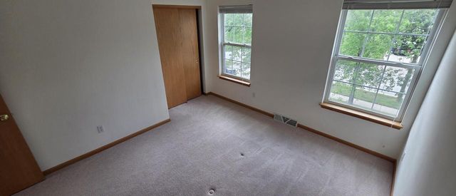 588 E Randy ROAD, Oak Creek, WI 53154