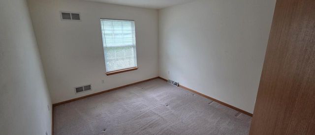 588 E Randy ROAD, Oak Creek, WI 53154