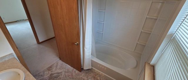 588 E Randy ROAD, Oak Creek, WI 53154