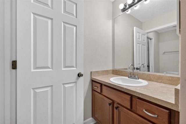 166 W 11TH STREET, Chuluota, FL 32766
