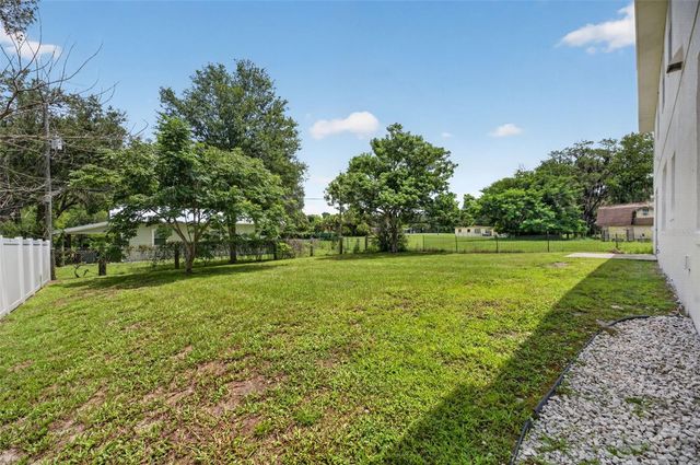 166 W 11TH STREET, Chuluota, FL 32766