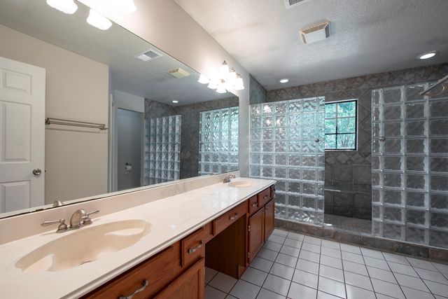 34 Green Slope Place, The Woodlands, TX 77381