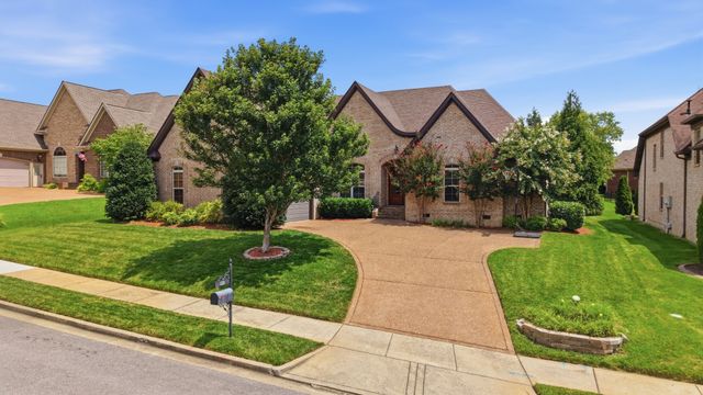 121 Saranac Trl, Hendersonville, TN 37075
