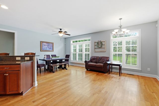 121 Saranac Trl, Hendersonville, TN 37075