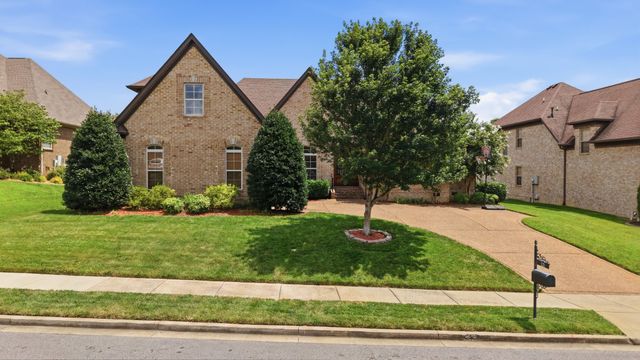 121 Saranac Trl, Hendersonville, TN 37075