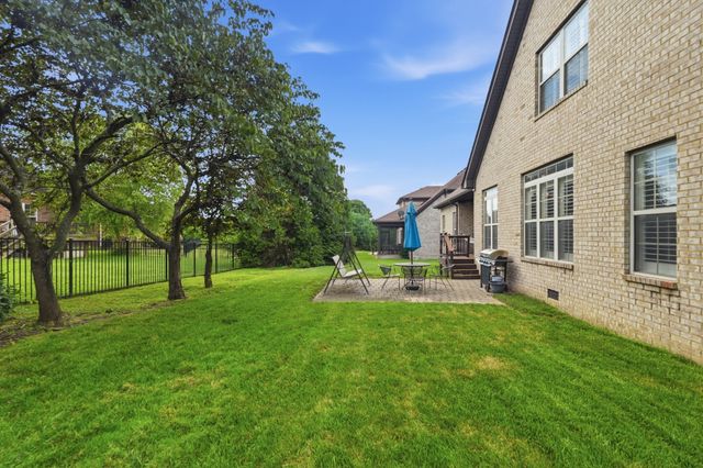 121 Saranac Trl, Hendersonville, TN 37075