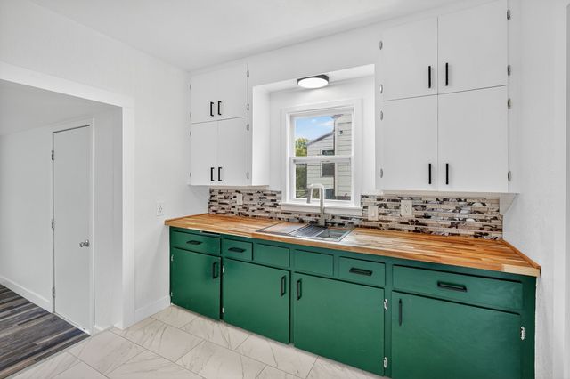 4013 8th Street, Des Moines, IA 50313