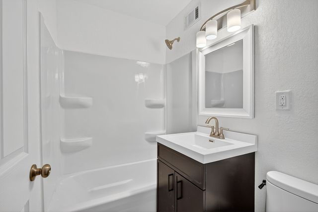 4013 8th Street, Des Moines, IA 50313