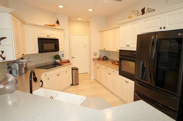 2706 Kinsington Cir 23-2, Weston, FL 33332