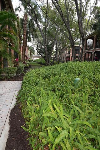 2706 Kinsington Cir 23-2, Weston, FL 33332