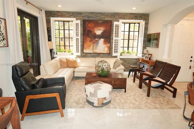 2706 Kinsington Cir 23-2, Weston, FL 33332