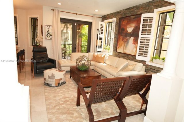 2706 Kinsington Cir 23-2, Weston, FL 33332